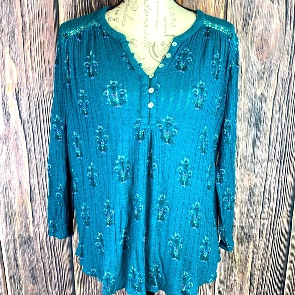 Women’s Lucky Brand Green Floral Print Long Sleeve Top W/ Button V-Neck (Size L)